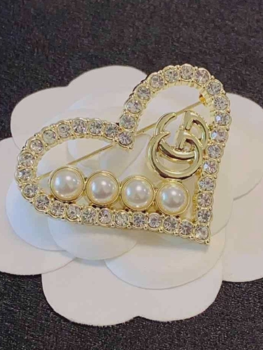 Gucci Gold Heart Brooch with Pearls and Interlocking G - Picture 3 of 9